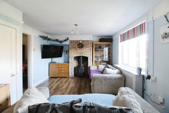 4, Watton Road, Larling, Norwich photo 4