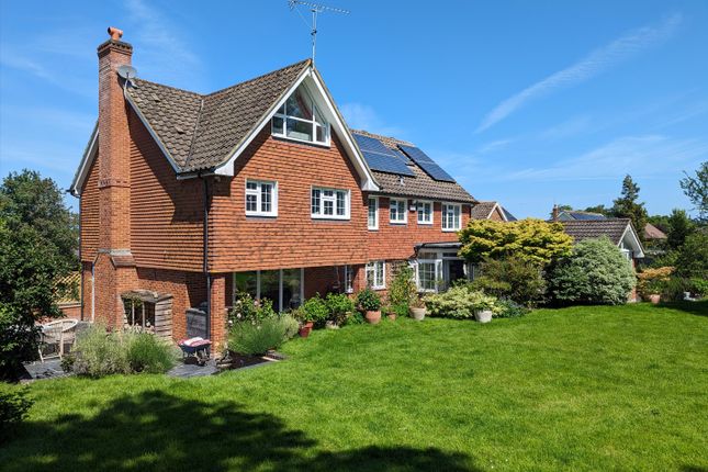 15, Atwood, Leatherhead photo 4