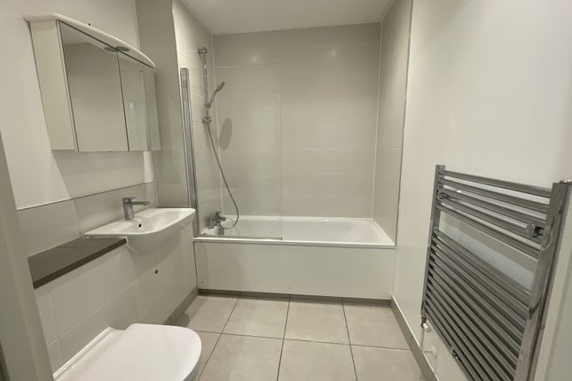 203 Torquay Court, Torquay Court, St Ives Place, London photo 4