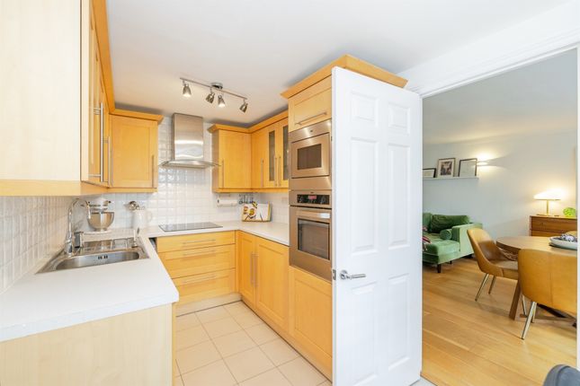 22, Rutland Place, The Rutts, Bushey photo 3