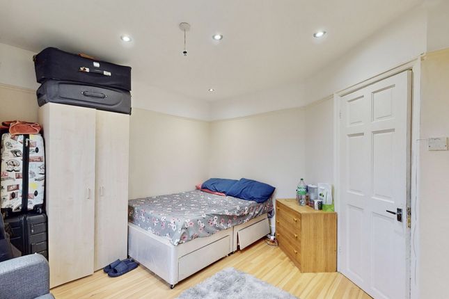 Flat for sale in Tudor Court, Walthamstow