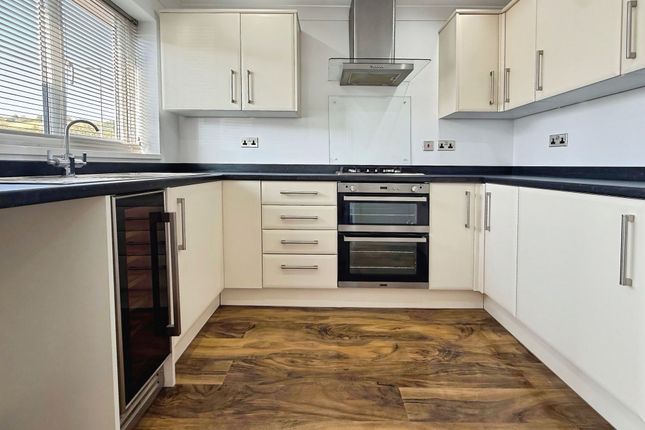 42 Meadow Road, Stoke-On-Trent photo 3