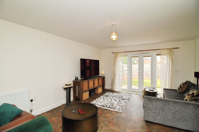 4, Bonita Walk, Colchester photo 4