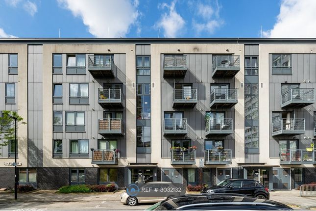 Flat, Hollyfield Pooles Park, London photo 2