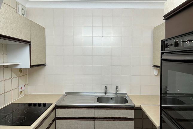 Flat 56, Homecroft House,, Sylvan Way, West Sussex photo 2