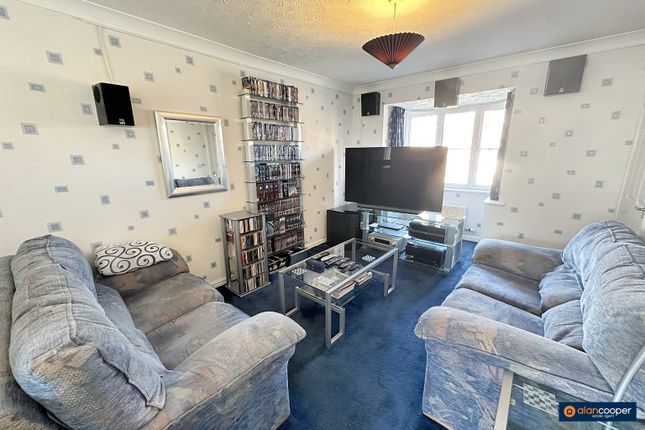 63 Upton Drive, Nuneaton, Warwickshire photo 2