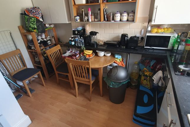 19 North Luton Place F4, F4, 19 North Luton Place, Adamsdown, Cardiff photo 4