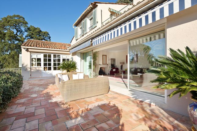 Villa for sale in Grimaud, Var, Provence-Alpes-Côte d`Azur, France