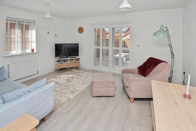 13, Burton Close, Corby photo 4