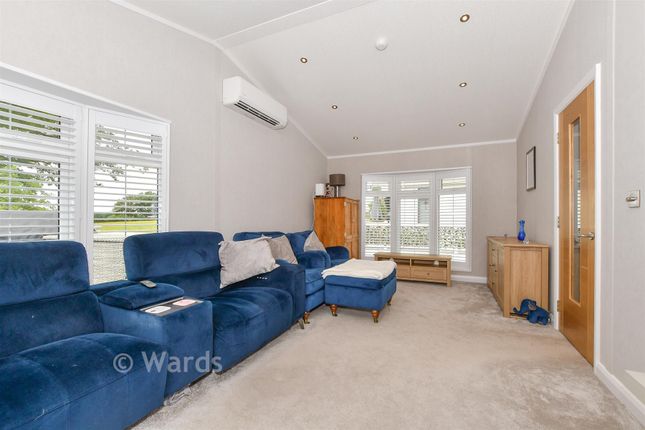 2-bed caravan on 15, Meadow Gardens, Ashford, £275,000