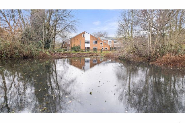 Thumbnail Detached house for sale in Lakeside, Southmeads Close