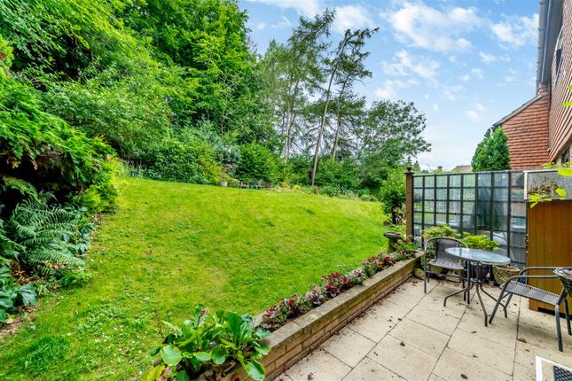 23, Turneys Orchard, Chorleywood photo 2