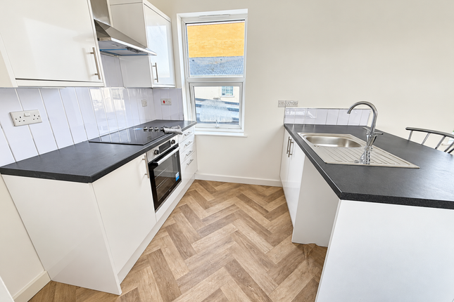 24a Dean Street, Aberdare photo 3