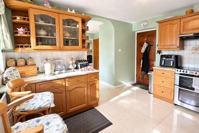 4, Greenacres, Dilton Marsh photo 4
