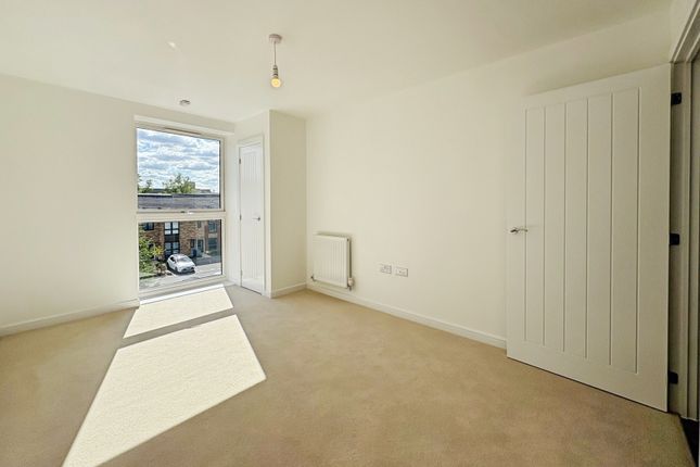 Flat 138 Aviation House,, Meudon Avenue, Sky Plaza photo 4