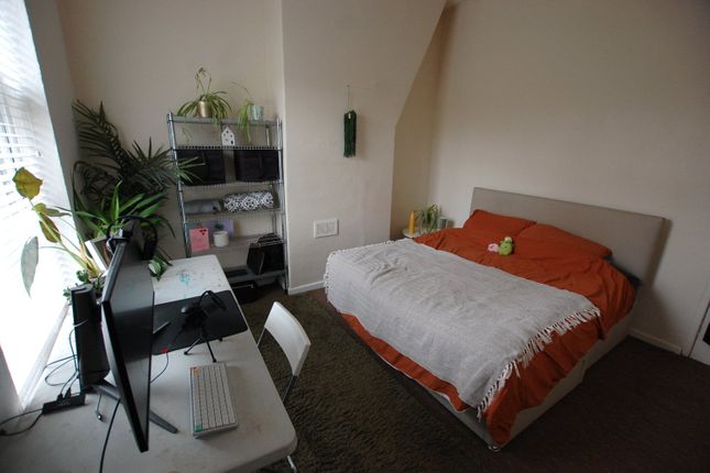 12, Cambridge Street, Greater Manchester photo 4