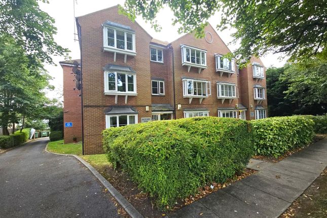 Thumbnail Flat for sale in Harehills Lane, Leeds