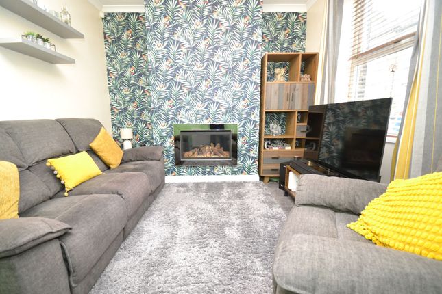 50 Mount Street, Eccleshill photo 3