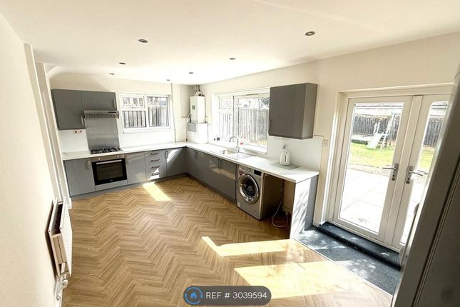 Camberley Mount, Bradford photo 3