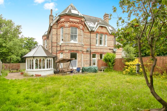 Flat 2, 8, Wimborne Road, Dorset photo 2