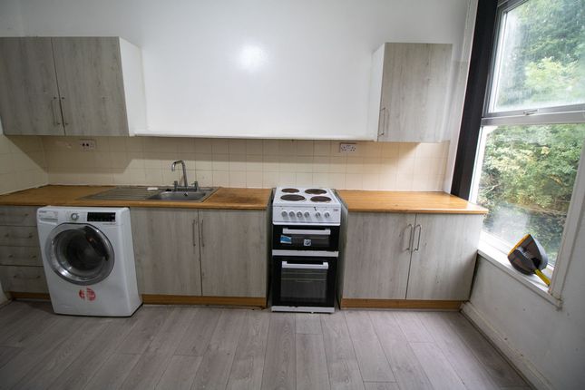 Flat 4, 108, Park Road, Bolton photo 4