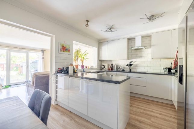 58, Forest Road, Windsor photo 3