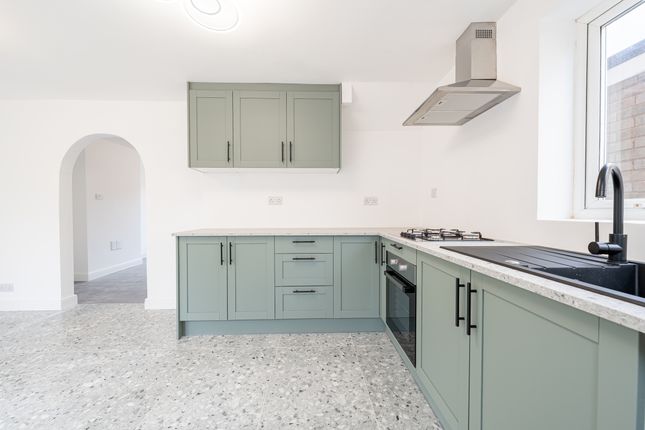 22 Cathkin Close, Leicester photo 4