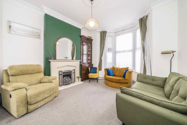 35, Dunlace Road, London photo 2