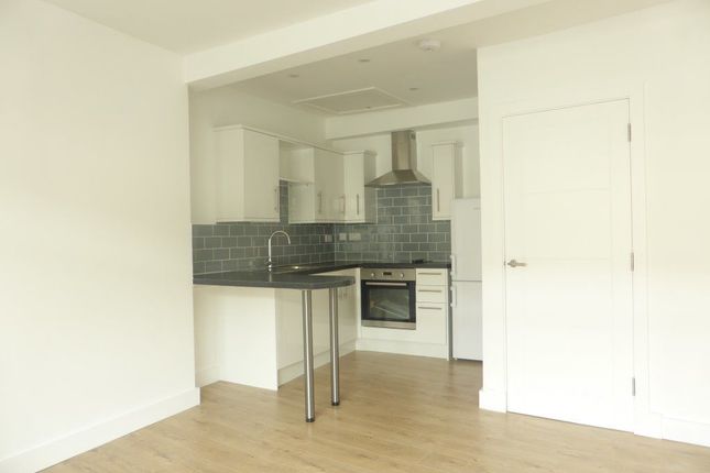 Thumbnail Flat to rent in Western Road, Hove