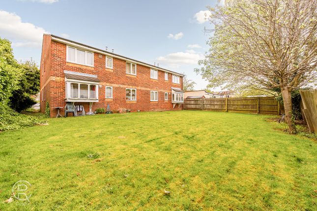 Flat for sale in Chartwell Close, Greenford, London