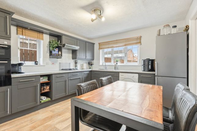 1, Pasture Way, Castleford photo 2