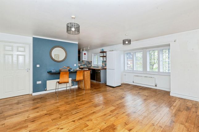 15, Amesbury Road, Slough photo 3
