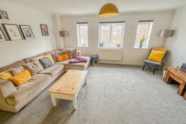 3, Stirling Close, Corby photo 2