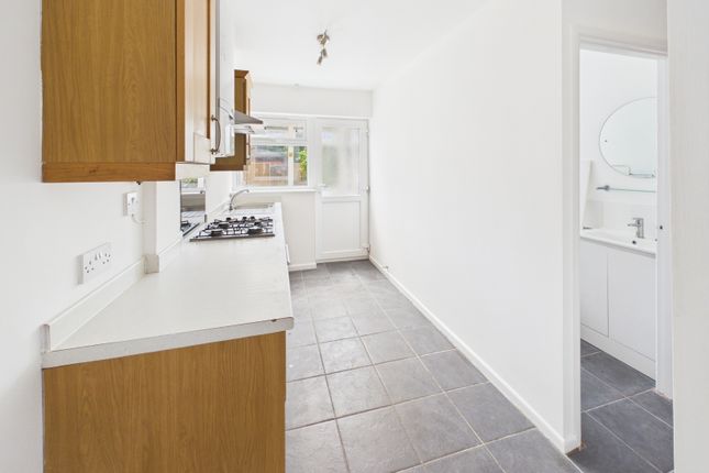 47 Fleet End Road, Warsash, Southampton photo 5
