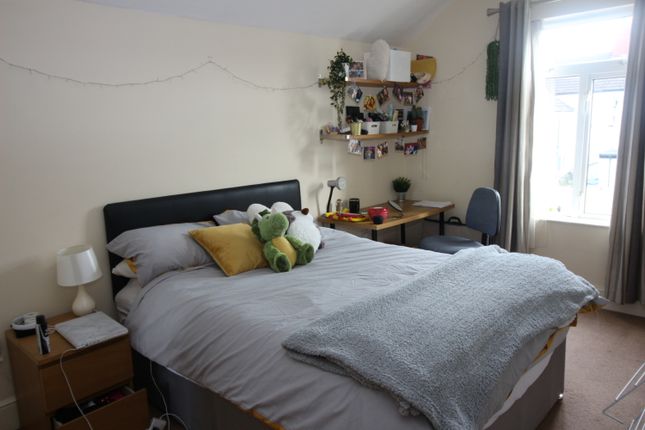 (MAIN) 108, Mackintosh Place, Cardiff photo 4