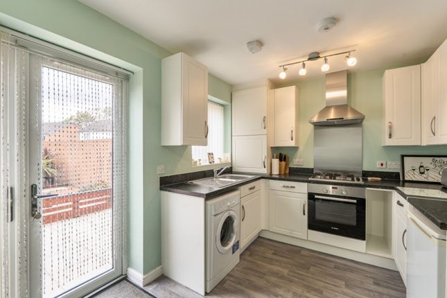 48, Surbiton Close, Hull HU8 0TF, Hull photo 4