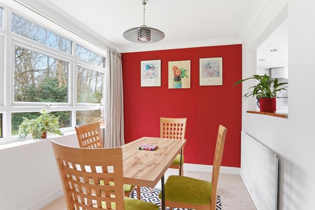 26, Newton Court, Leeds photo 2