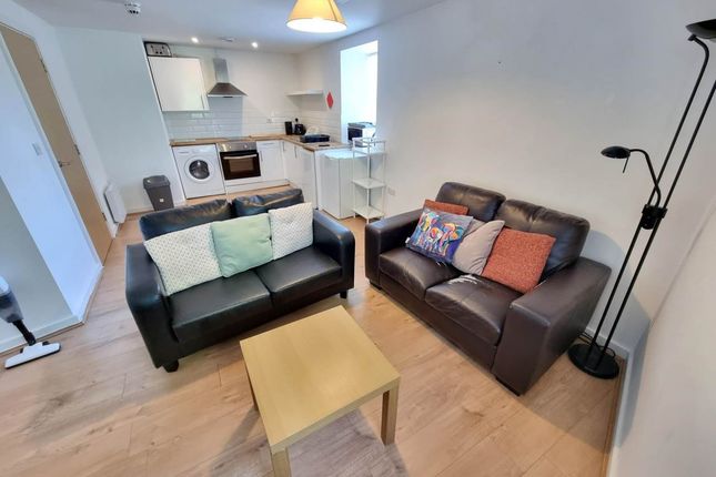 Apartment 9, Rivermill Court, Leeds photo 4