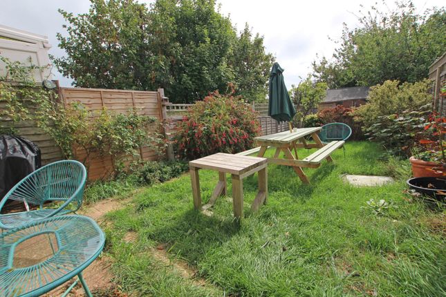 10, Roborough Close, Eastbourne photo 4