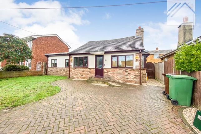 3-bed bungalow on 52, Waarem Avenue, Canvey Island, £230,000