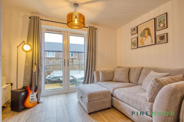 8 Blackthorn Rise, Chesterfield photo 4