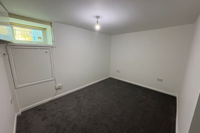 34A, Newport photo 5