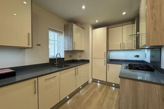 9 Athena Court, Bridge Avenue, Maidenhead photo 2
