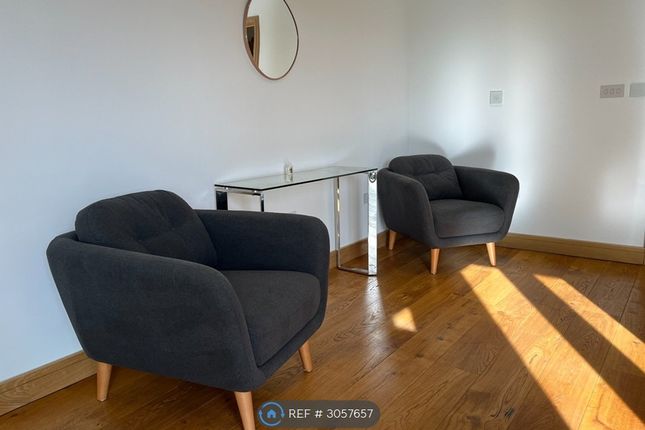 Flat  York House A Seagrave Road London, London photo 2