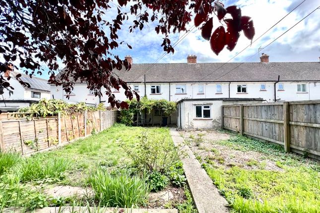 Terraced house for sale in Woodhill Avenue, Calne