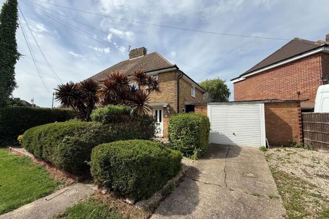 73, Bemerton Gardens, Frinton-on-Sea photo 2