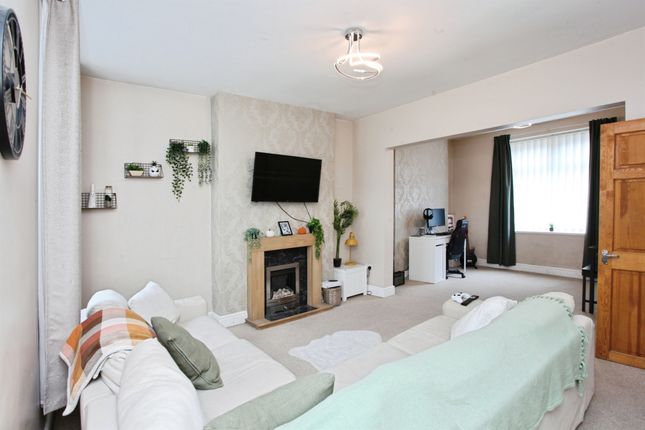 129, Nantgarw Road, Caerphilly photo 3