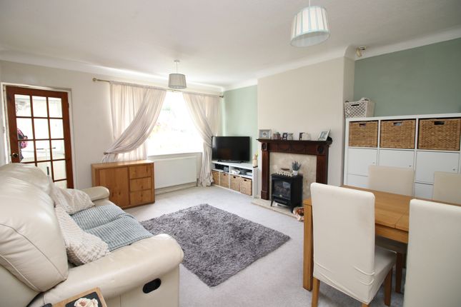10, Balmoral Place, Thornton-Cleveleys photo 4