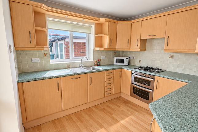 Heycroft Way, Colchester photo 2