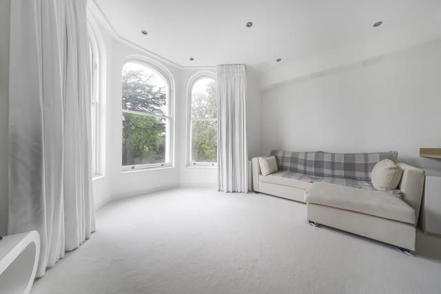 Flat 11 Hatfield House, 40, Cambridge Park, Twickenham photo 4